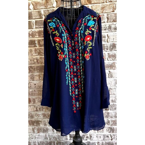 VTG Tunique Tunic Top Medium Floral Embroidery Roll Tab Sleeve Front But… - Picture 1 of 12